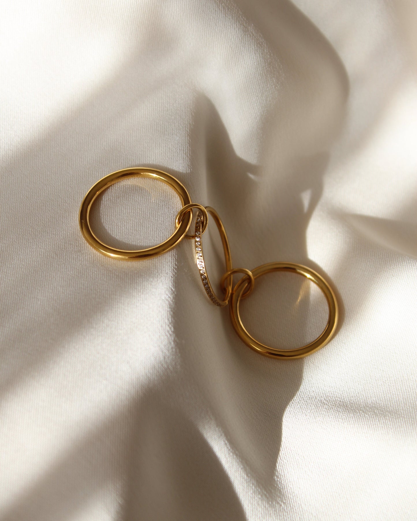 Interlocked Ring
