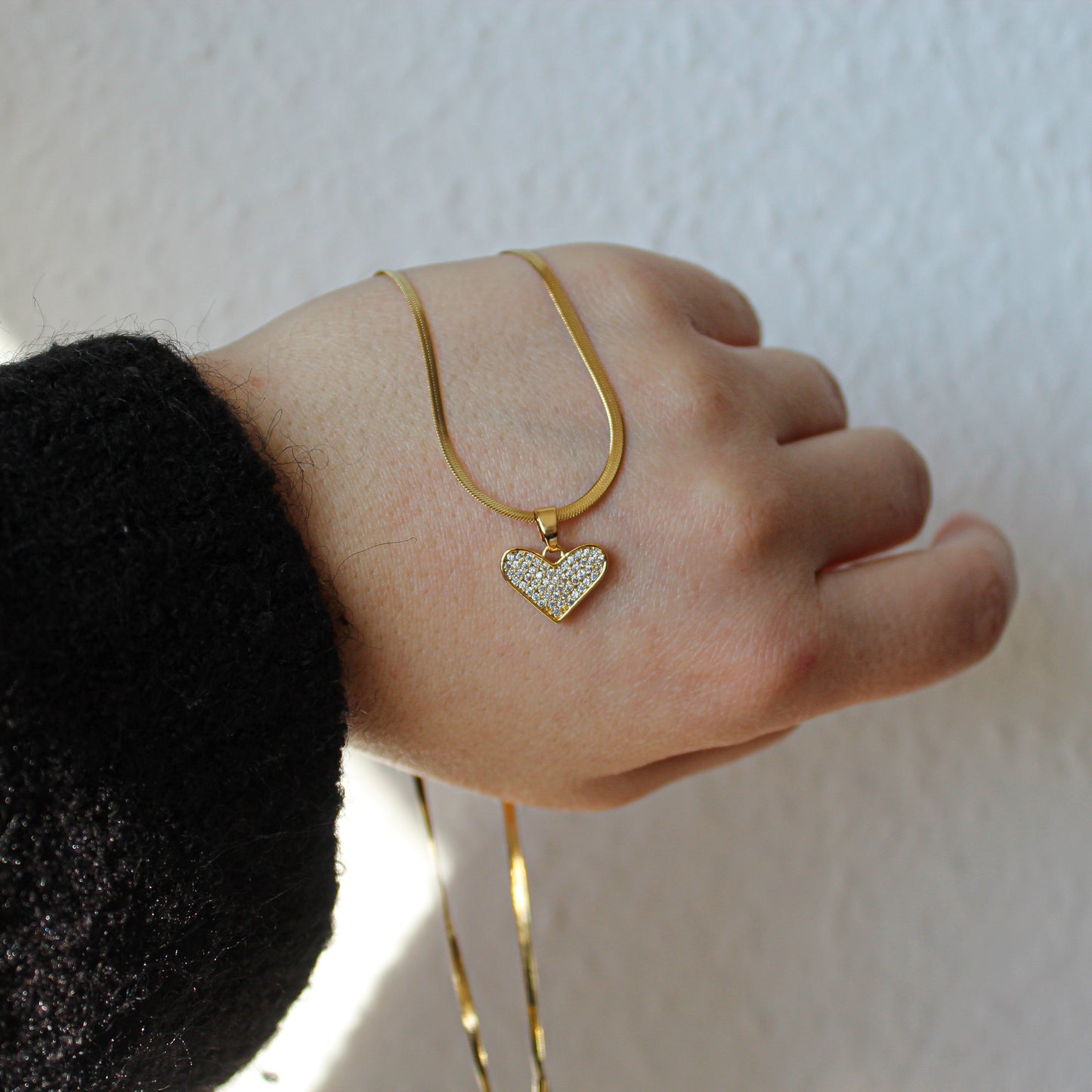Collier élégant et brillant en forme de cœur