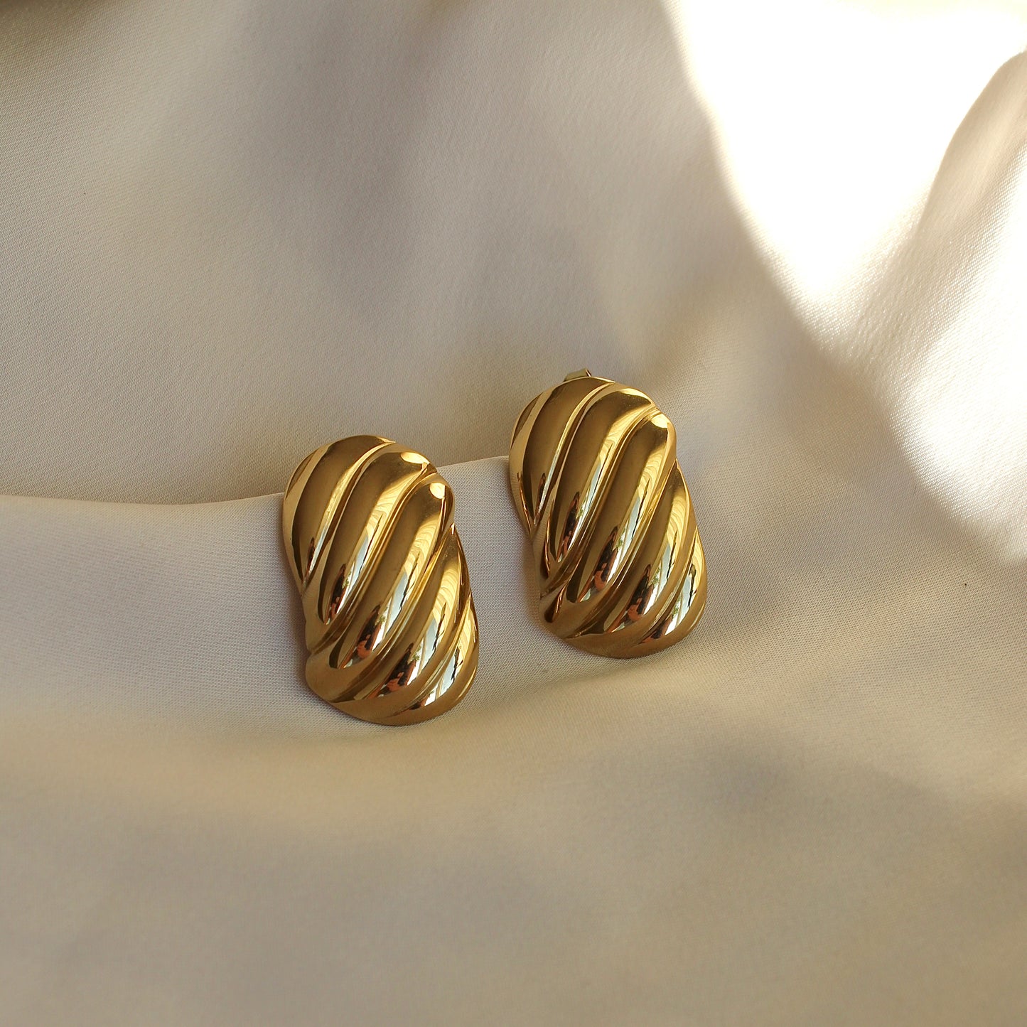Palila earrings
