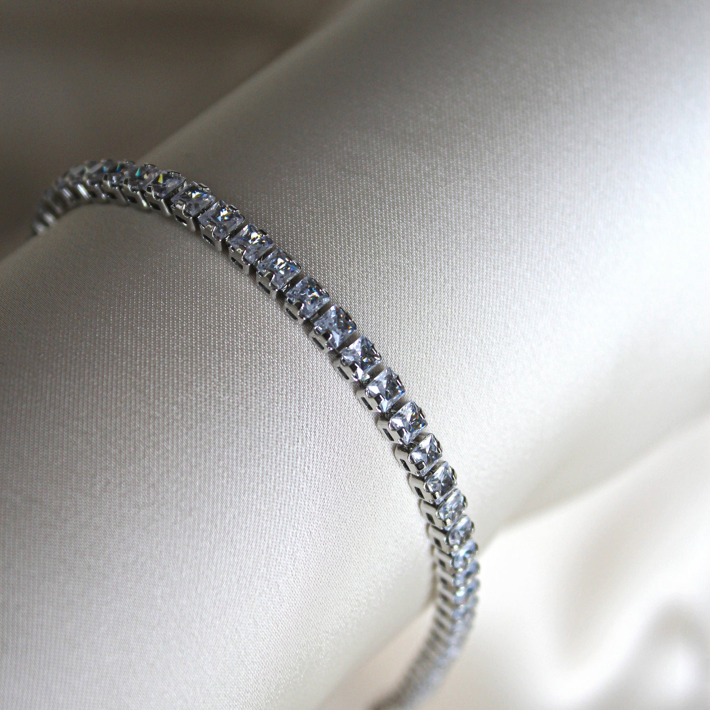 Classic Tennis Bracelet Gold & Silver