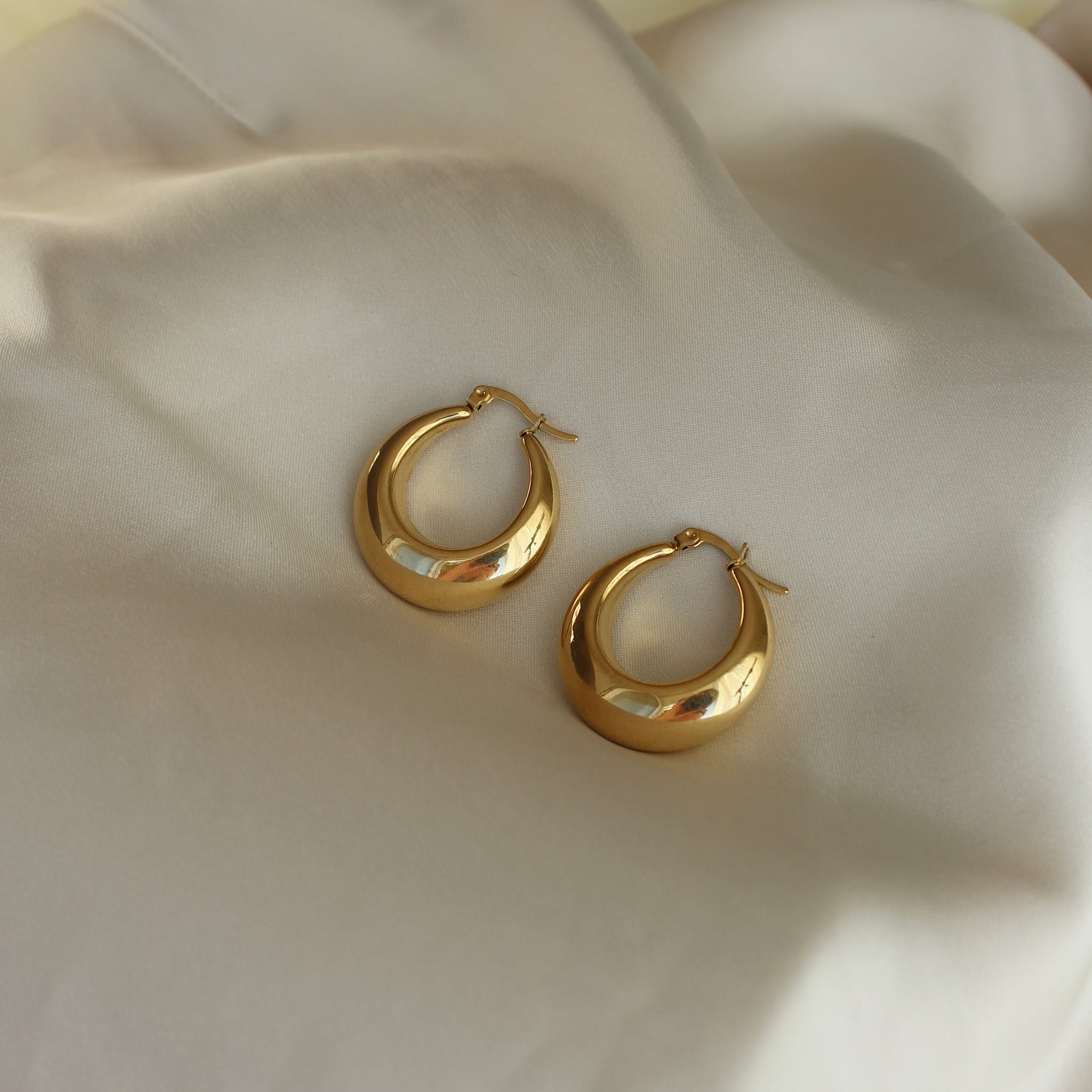 Akela Classic Hoops