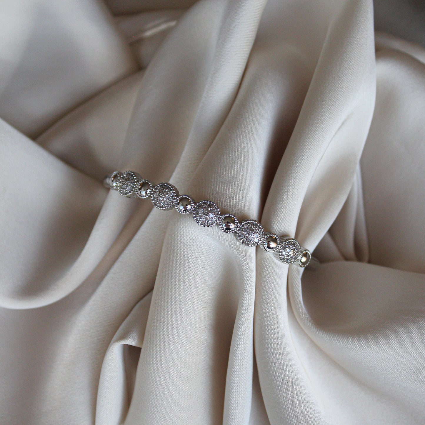 Eluana Bangle