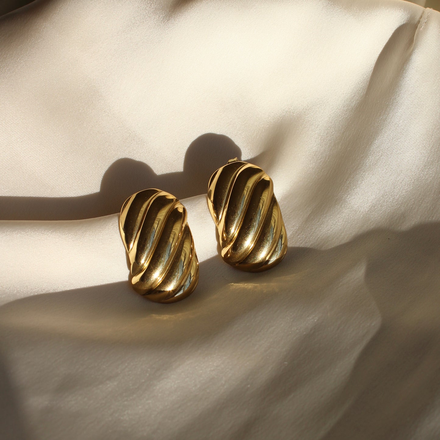 Palila earrings