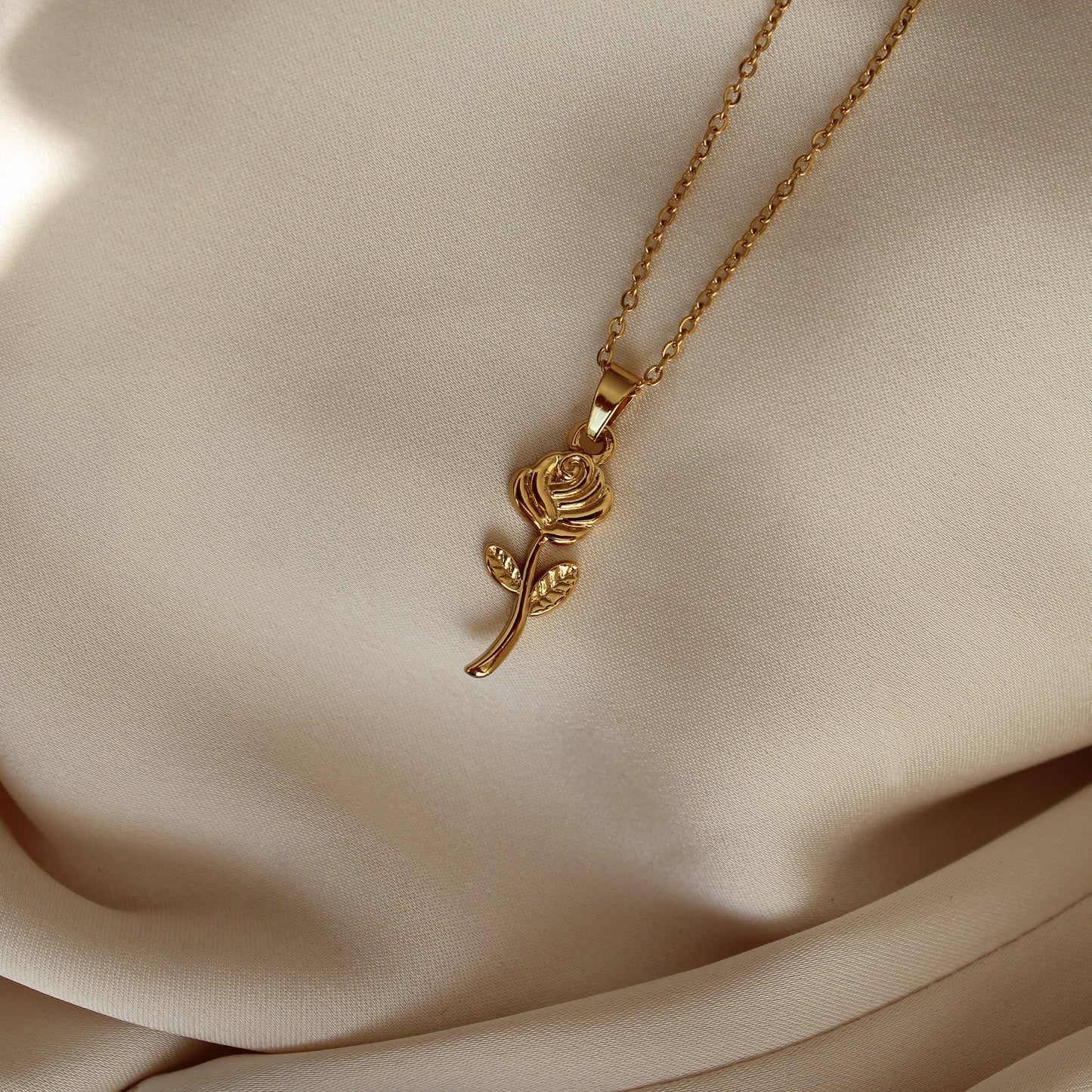 Collier Rose Fine
