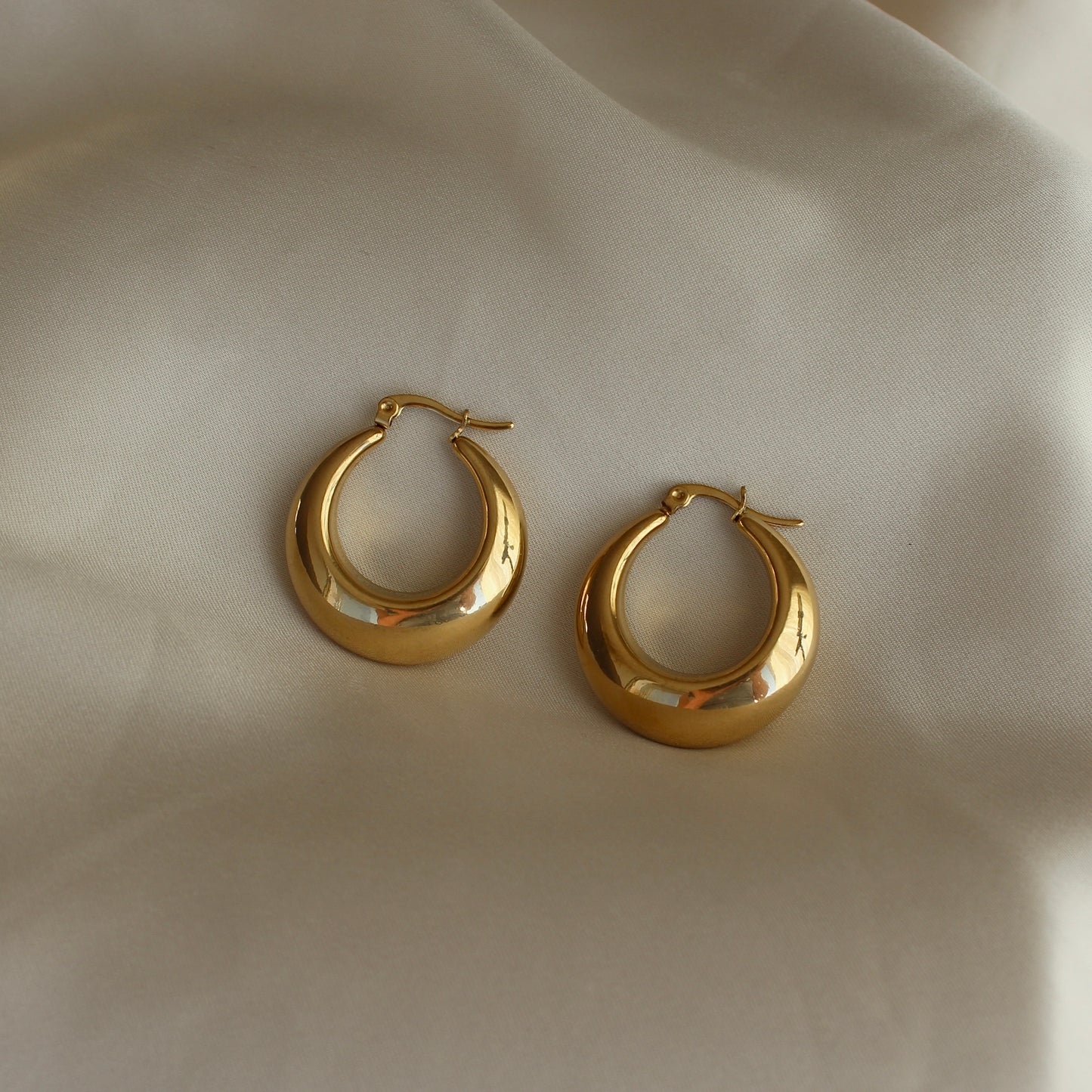Akela Classic Hoops