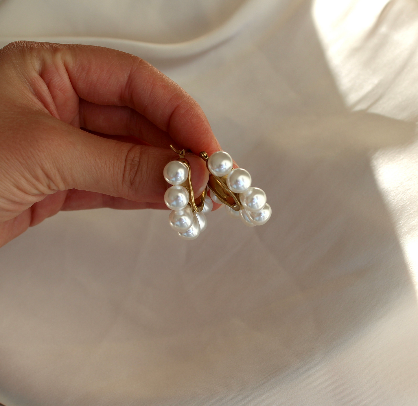 Mara Pearl Hoops
