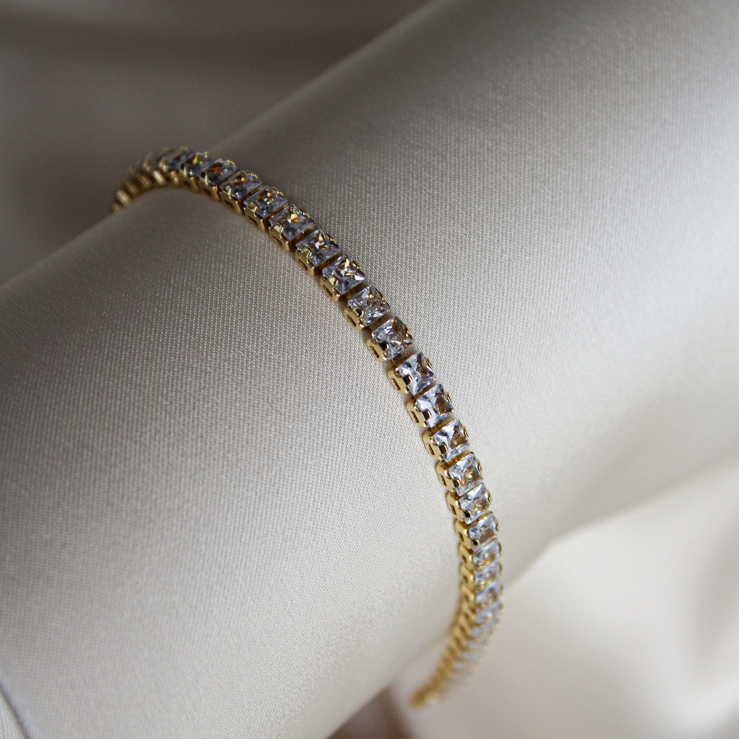 Classic Tennis Bracelet Gold & Silver