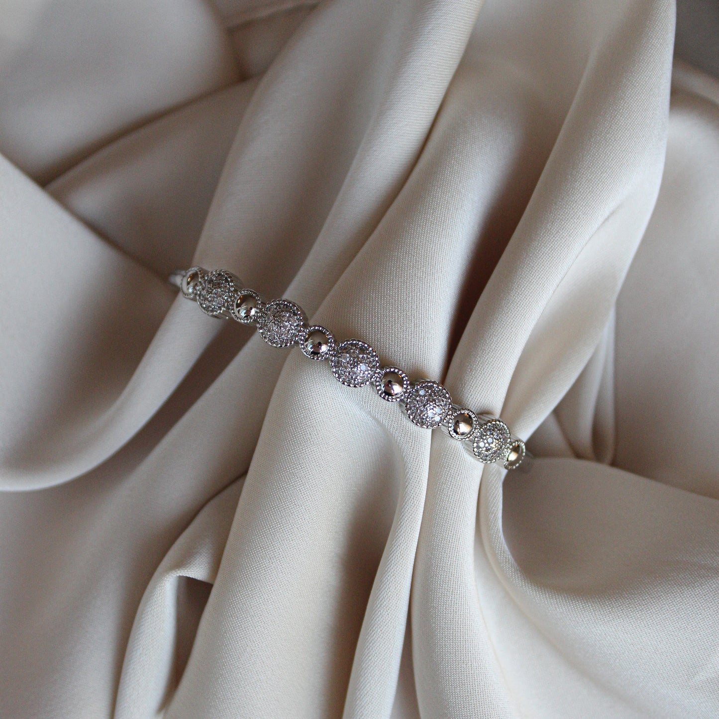 Eluana Bangle