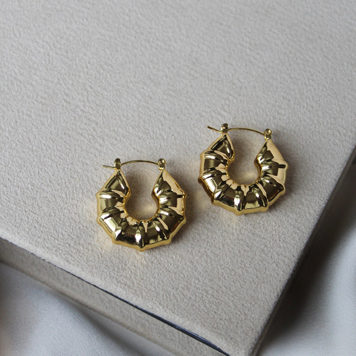 Semra Hoops