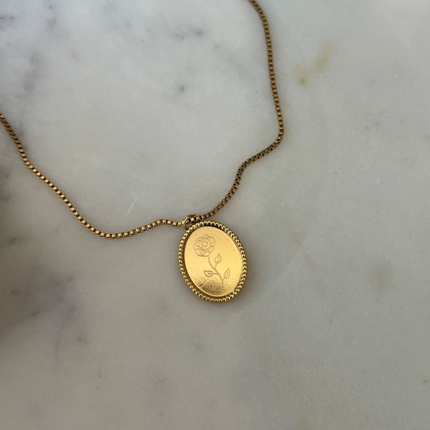 Fine Rose Amulett Kette