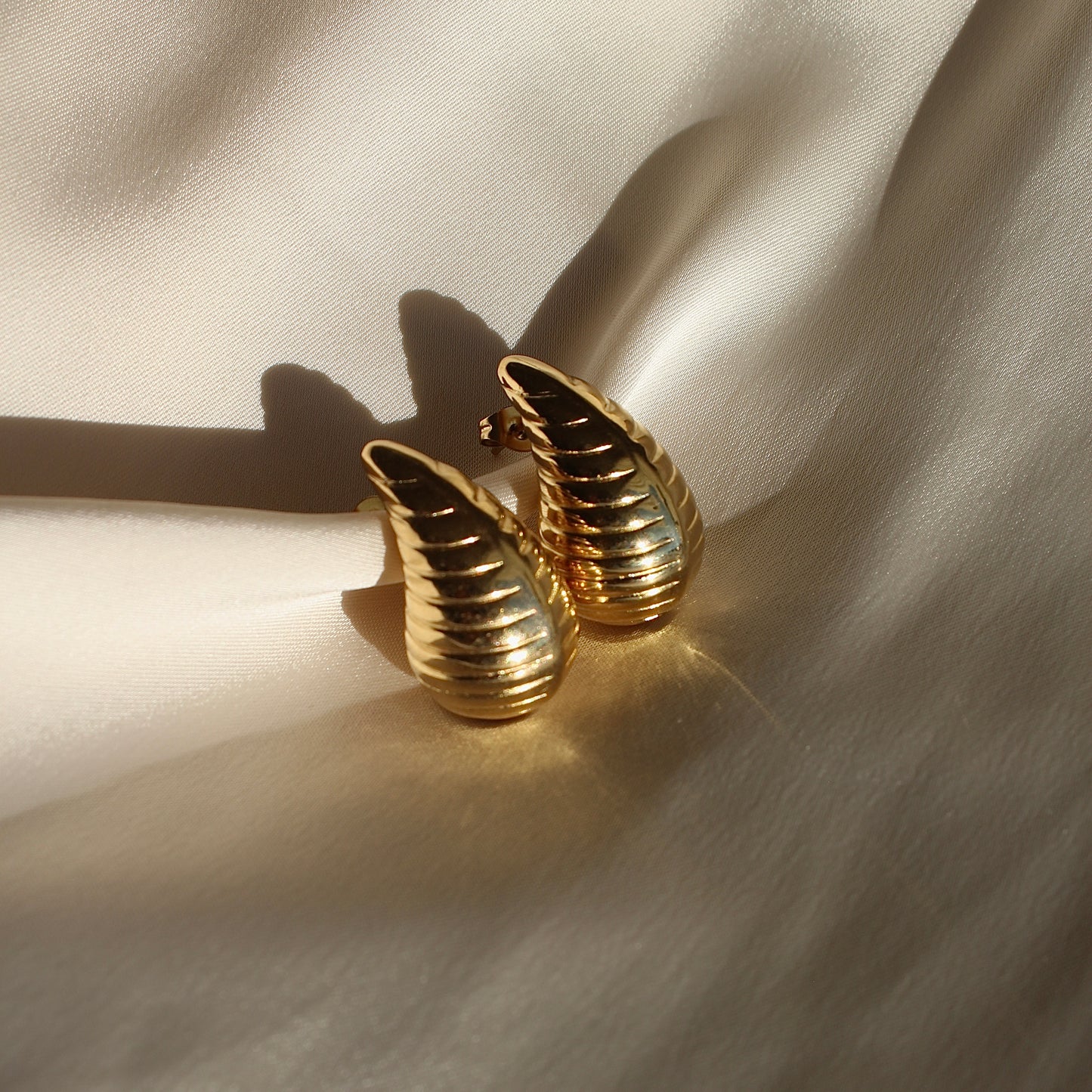 Small Drop Hoops Ribbed