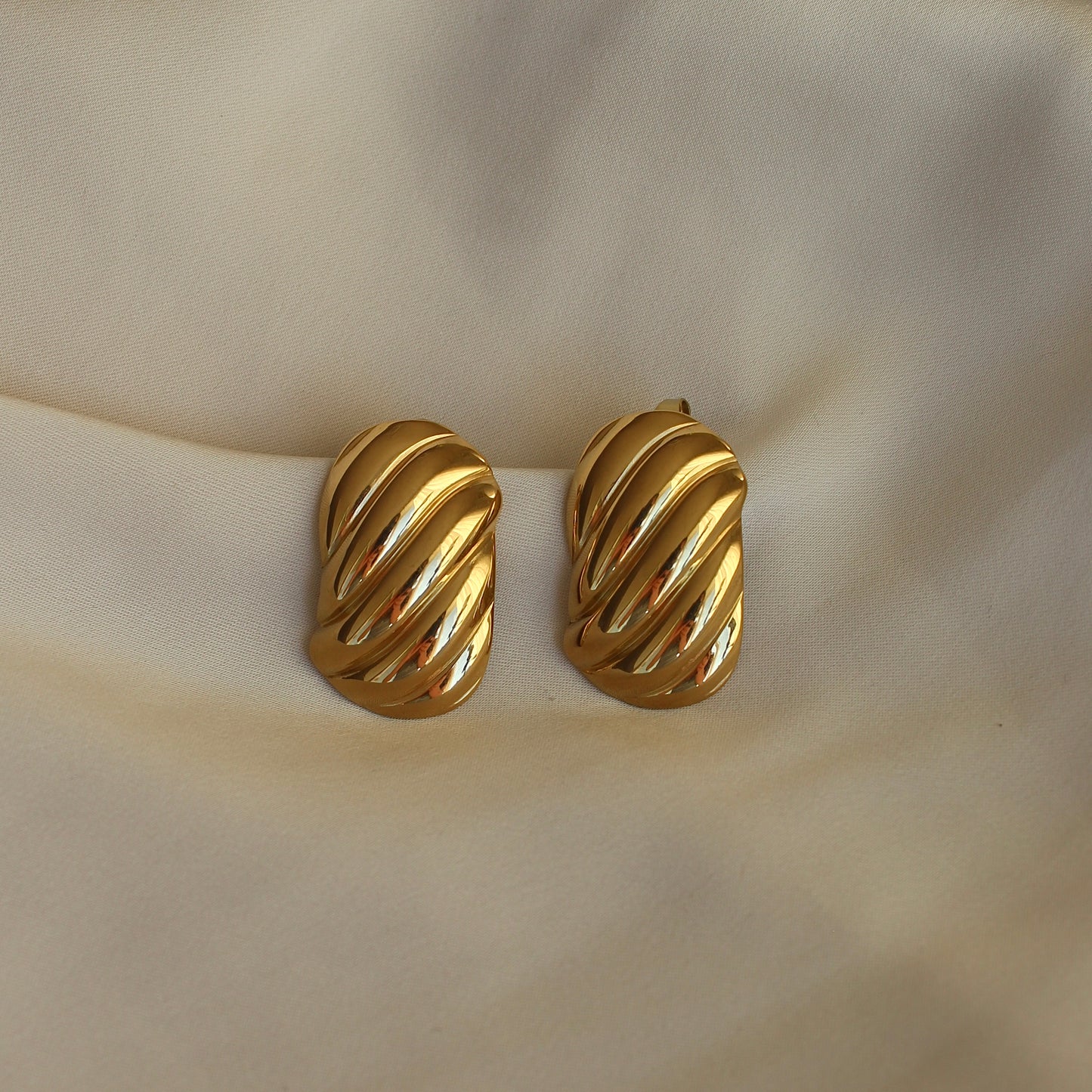 Palila earrings