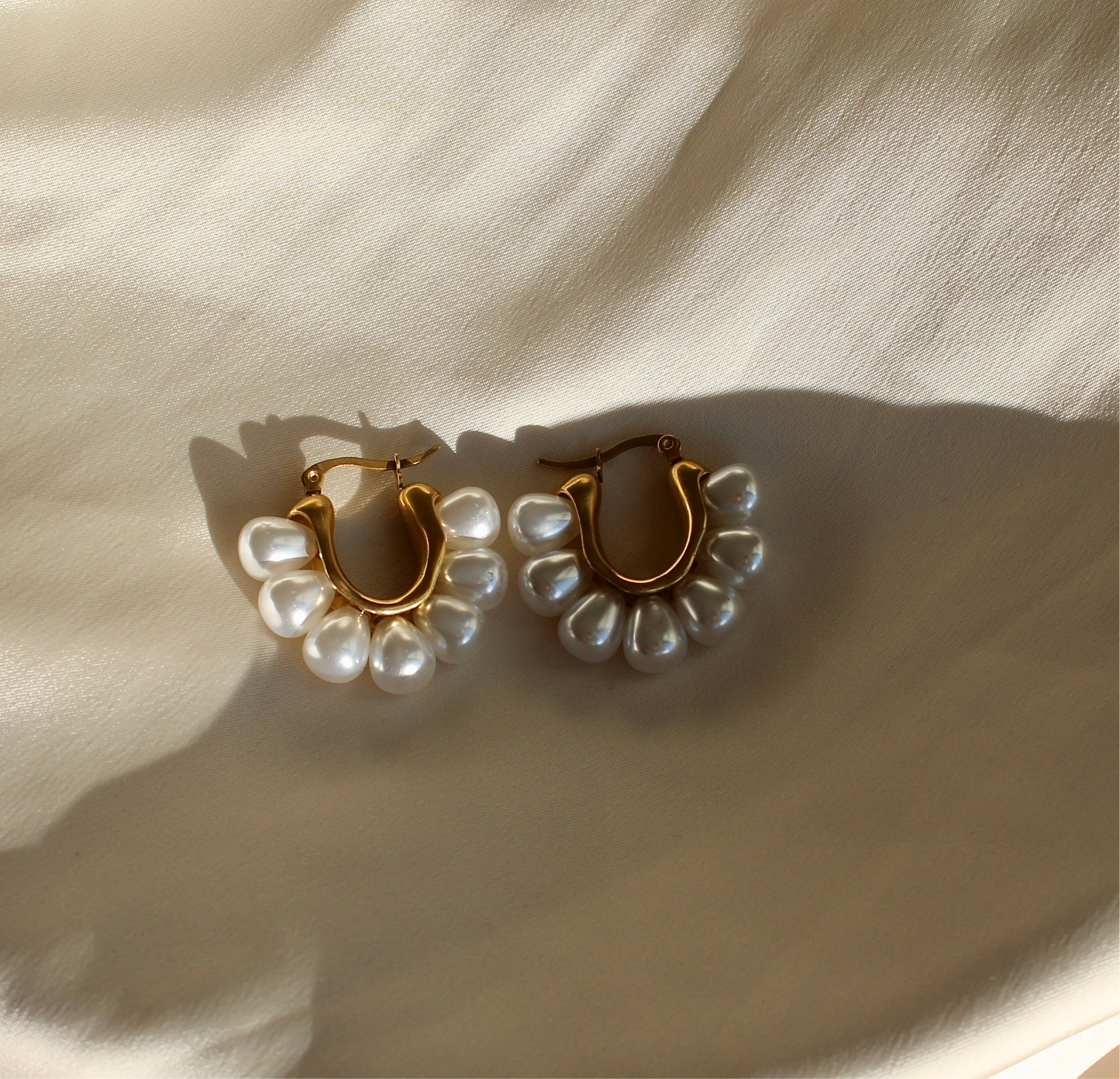 Mara Pearl Hoops