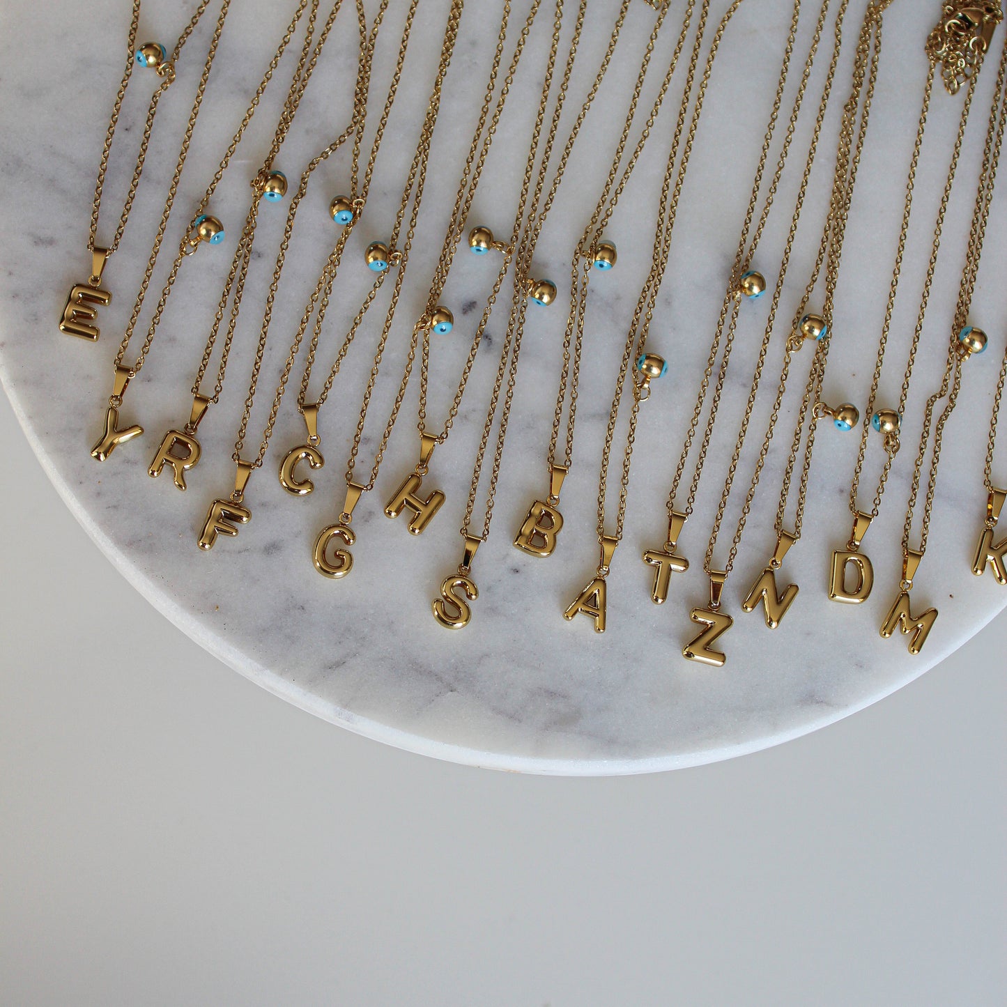 Collier lettre classique