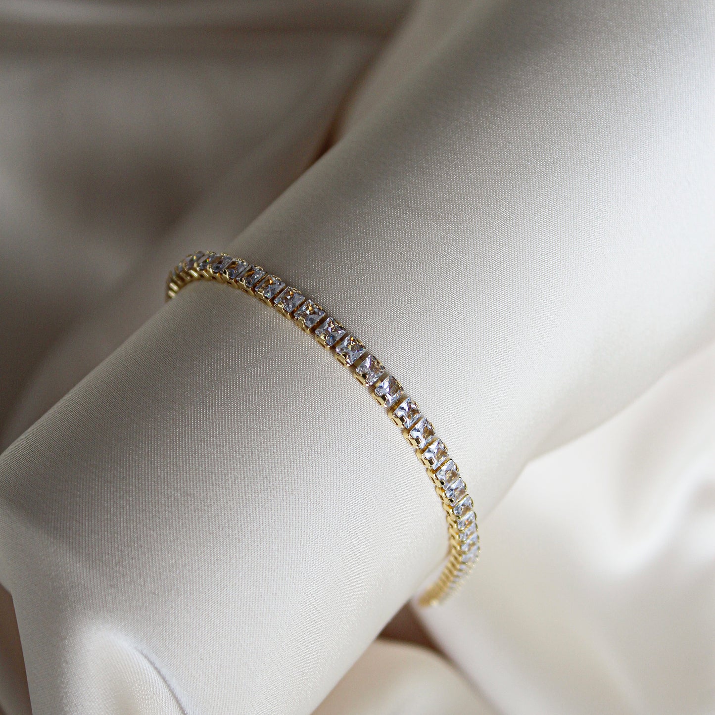 Classic Tennis Bracelet Gold & Silver