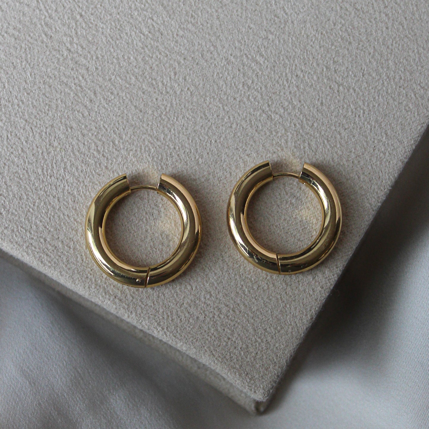Big Bold Hoops 25