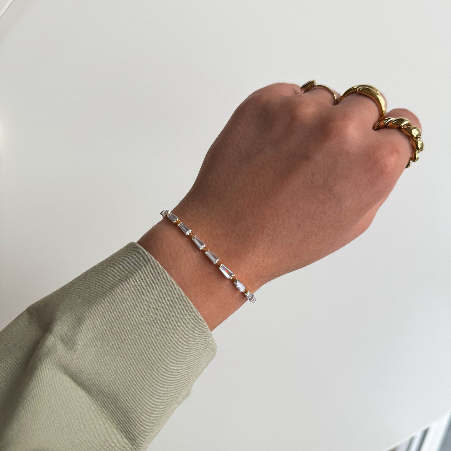 Apikalia bracelet