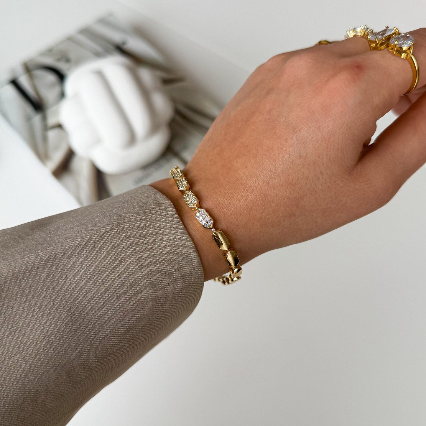 Shari VIP Armband