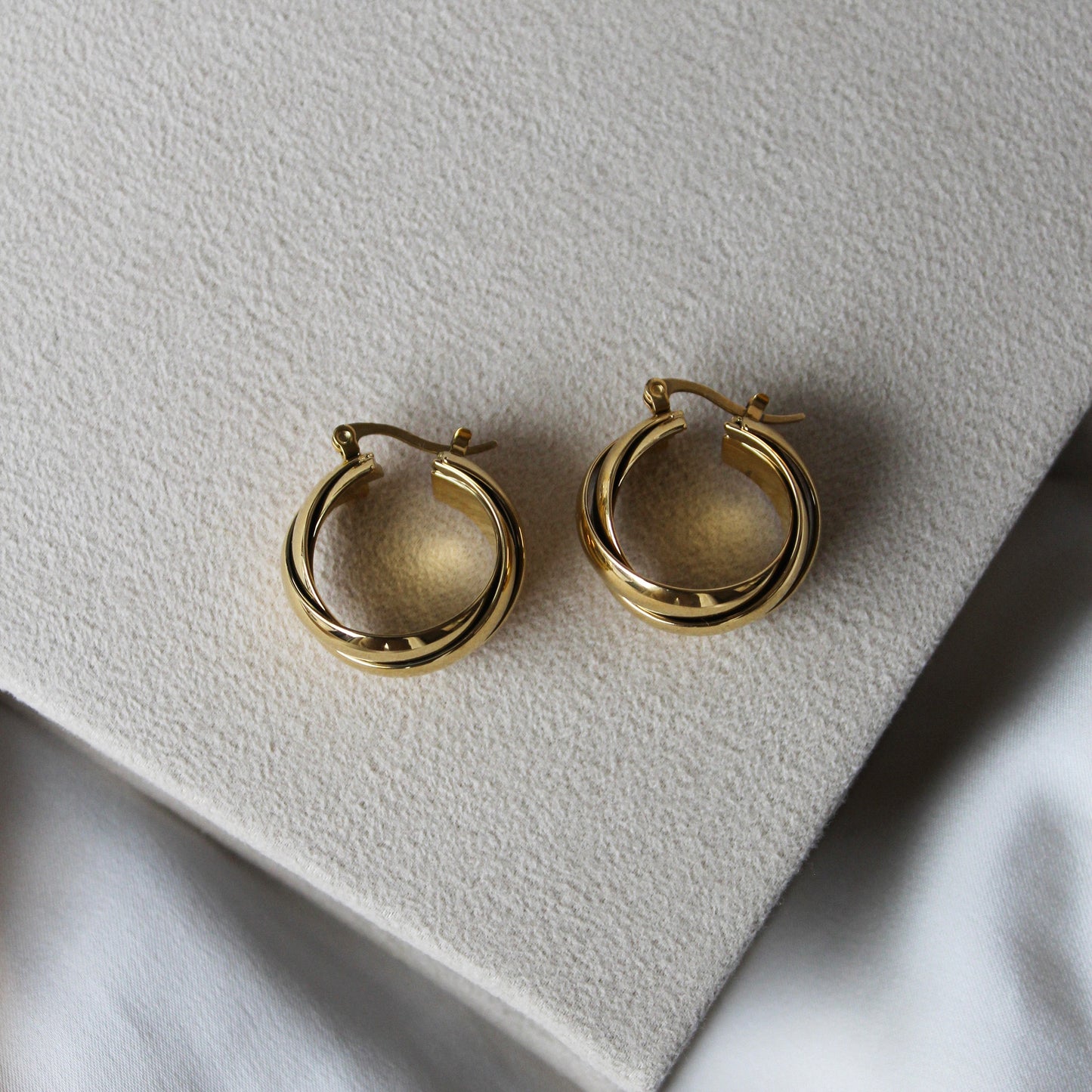 Aria Hoops