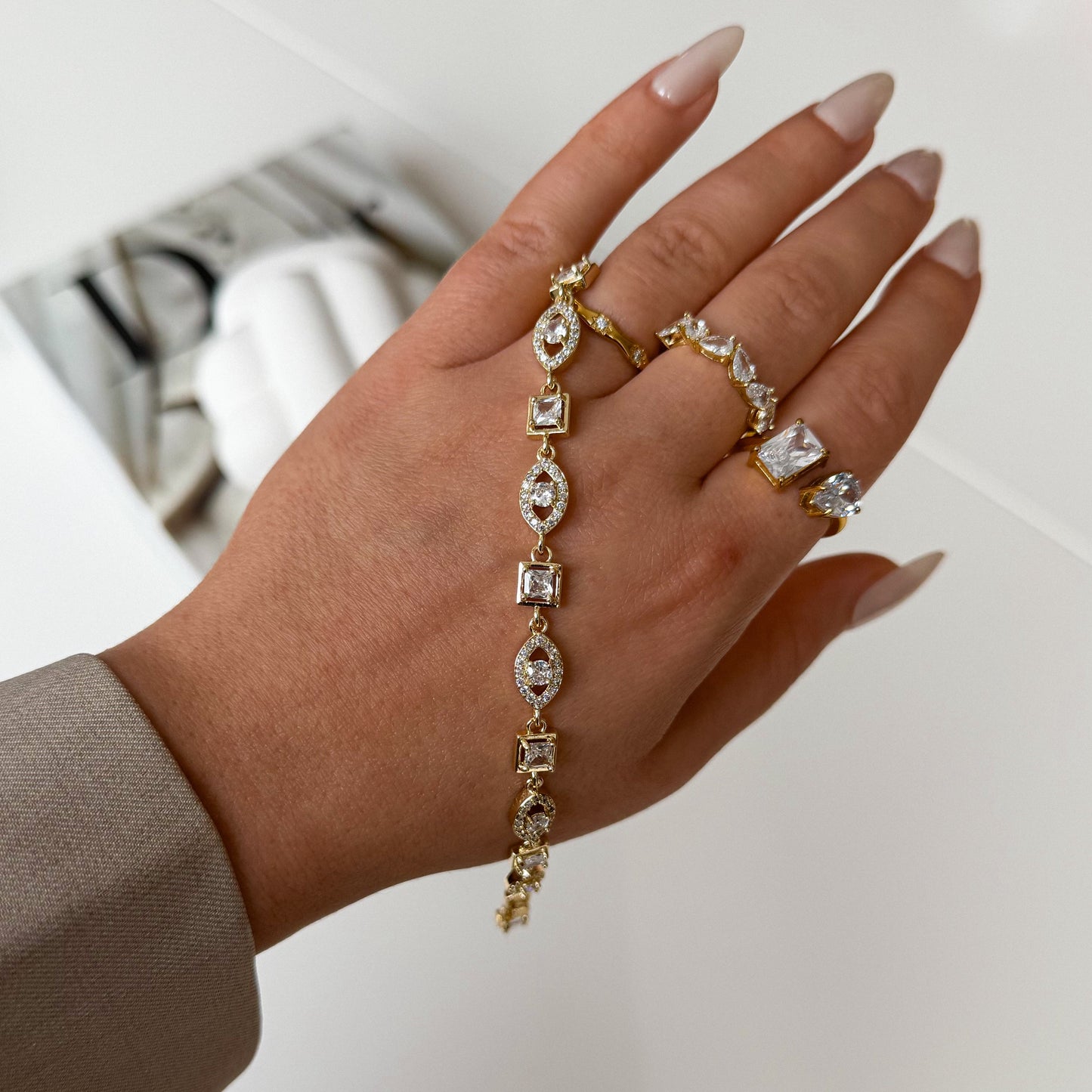 Sparkle Eye VIP Armband