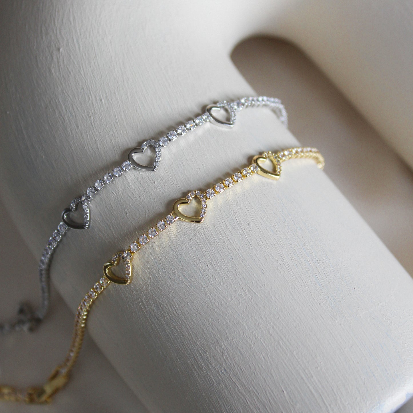 Fine Triple Heart Armband