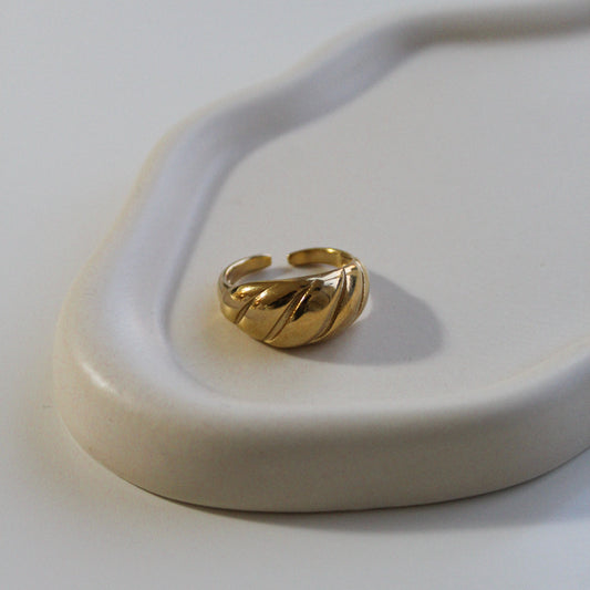 Olina Ring
