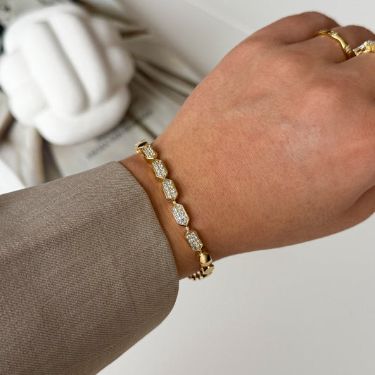 Shari VIP Armband
